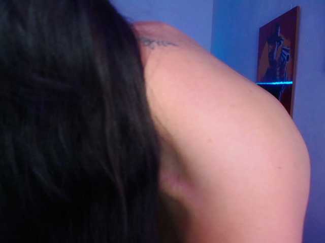 room-kitty live cam on BongaCams