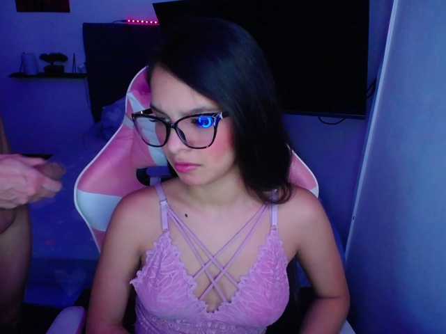 room-kitty live cam on BongaCams