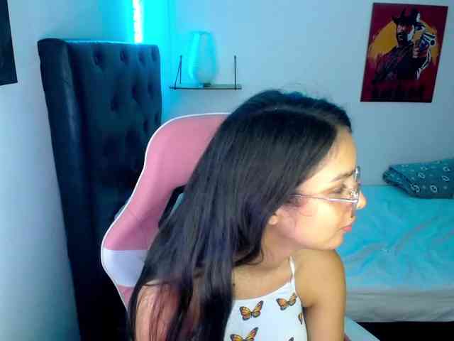 room-kitty Live Webcam on BongaCams