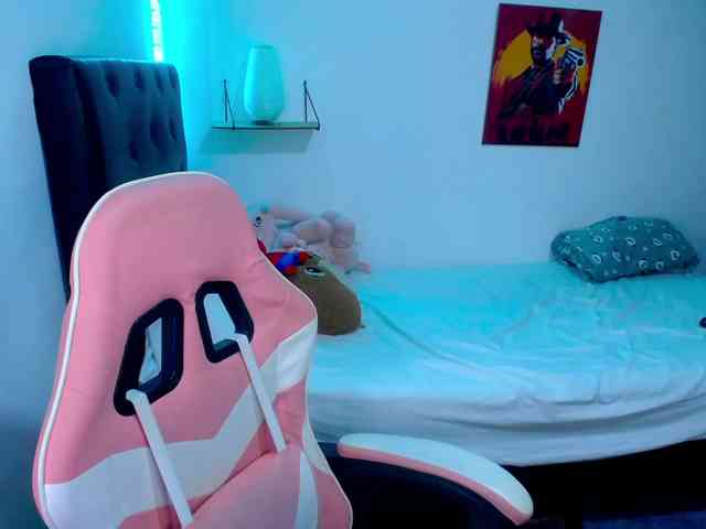 room-kitty room-kitty
