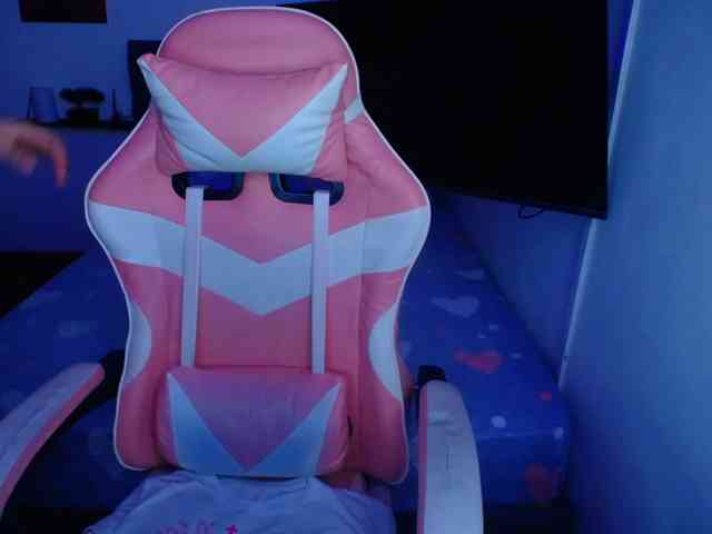 room-kitty room-kitty