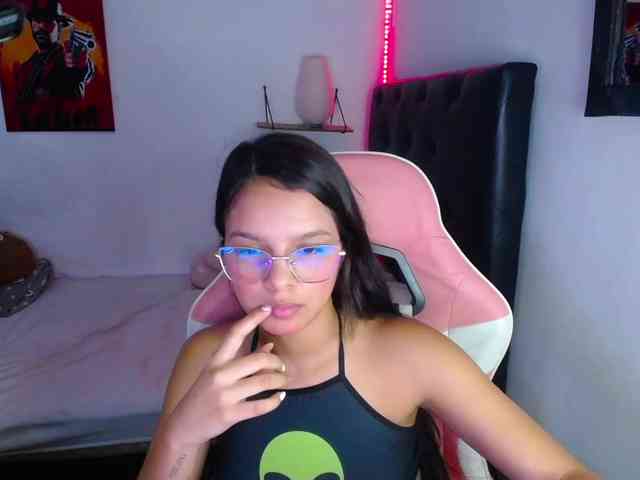 room-kitty Sex Cam Show