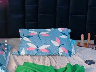petitelittleebony's Live Webcam