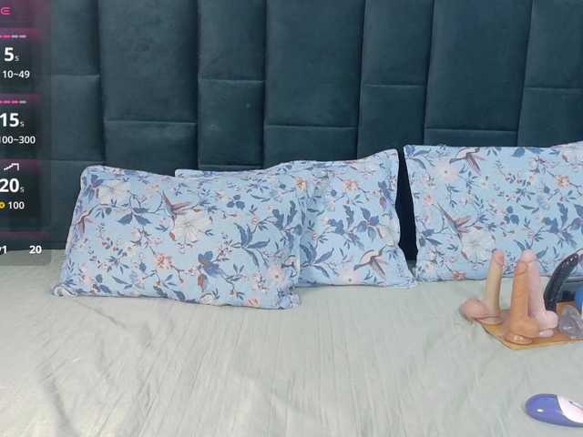 petitelittleebony live cam on BongaCams