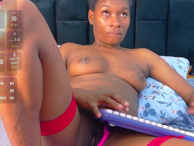 petitelittleebony live cam on BongaCams