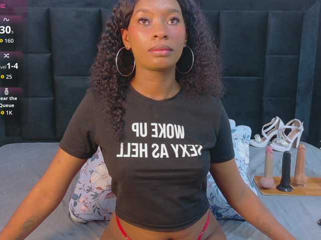 petitelittleebony live cam on BongaCams