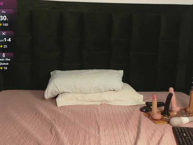 petitelittleebony live cam on BongaCams