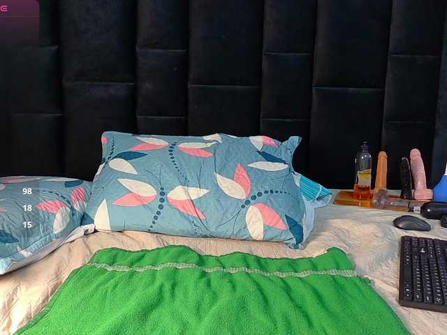 petitelittleebony live cam on BongaCams