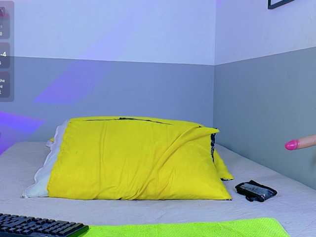 petitelittleebony live cam on BongaCams