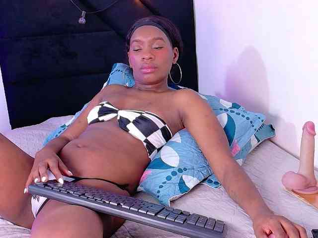 petitelittleebony