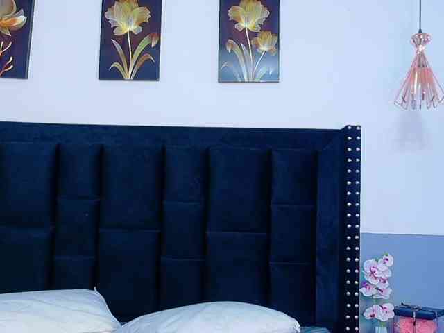 petitelittleebony's live room