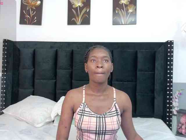 petitelittleebony webcam