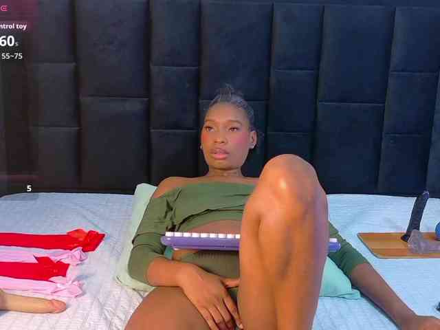 petitelittleebony