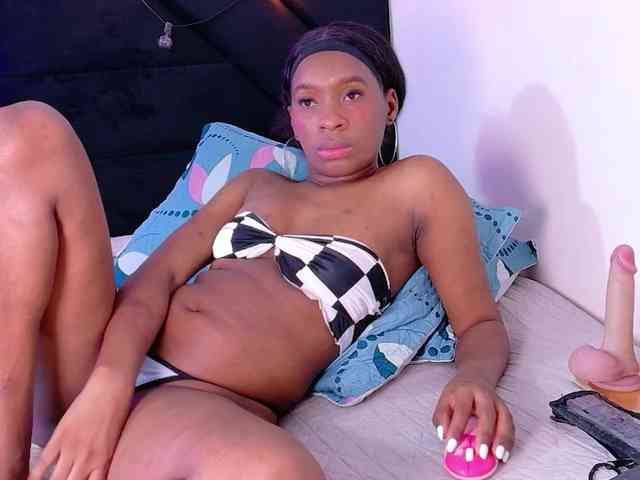 petitelittleebony webcam