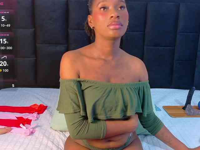 petitelittleebony