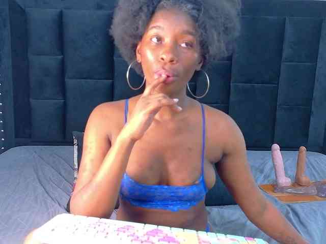 petitelittleebony
