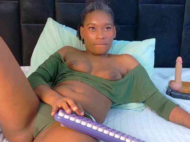 petitelittleebony webcam