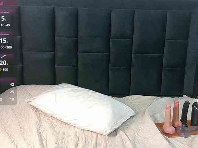 petitelittleebony's live room