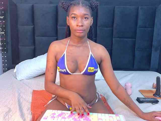 petitelittleebony petitelittleebony