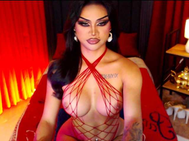 HugeCockSelena
