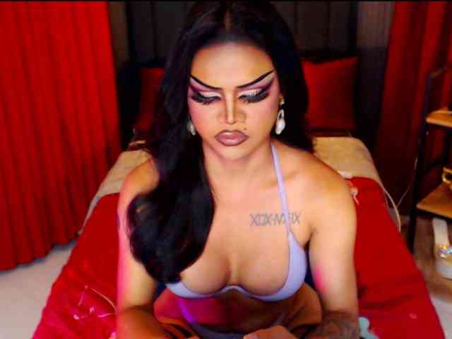 HugeCockSelena