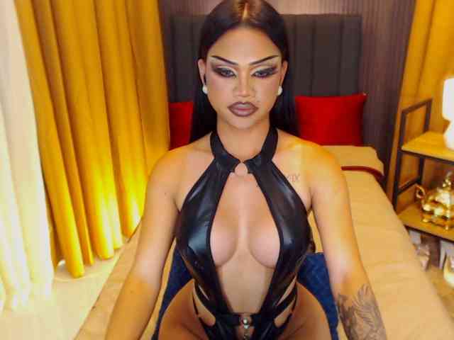 HugeCockSelena Sex Cam Show