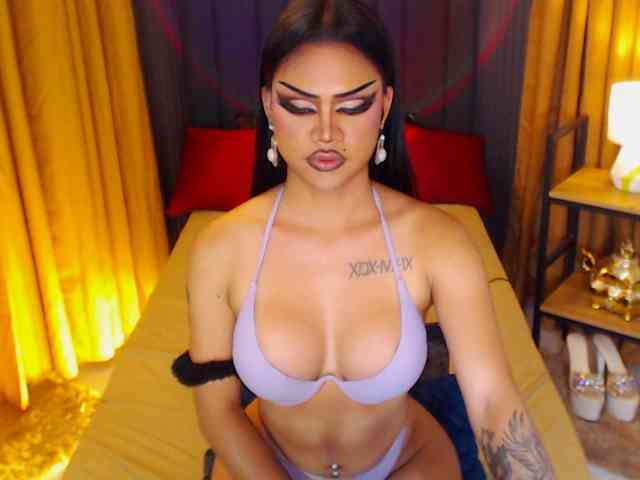 HugeCockSelena HugeCockSelena