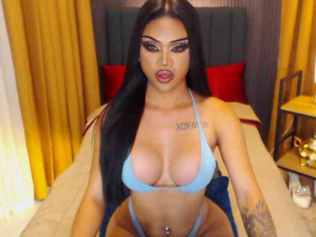 HugeCockSelena Sex Cam Show