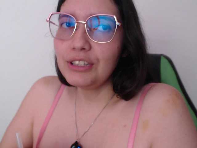 trixxxye live cam on BongaCams
