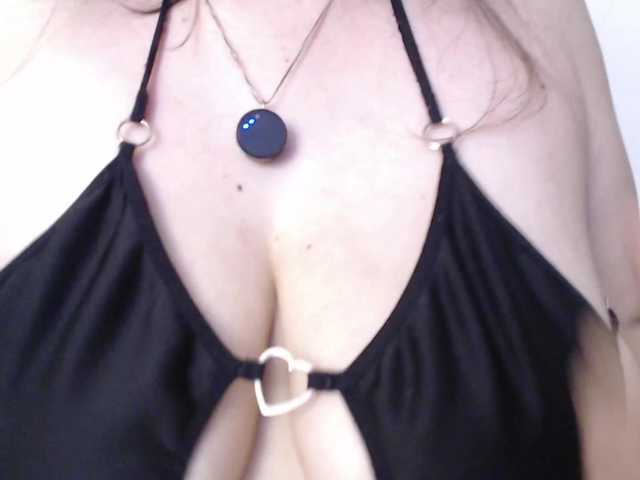 trixxxye live cam on BongaCams