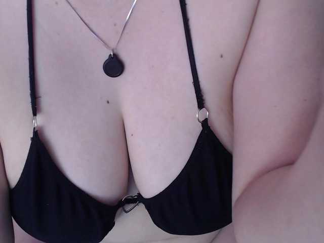 trixxxye live cam on BongaCams