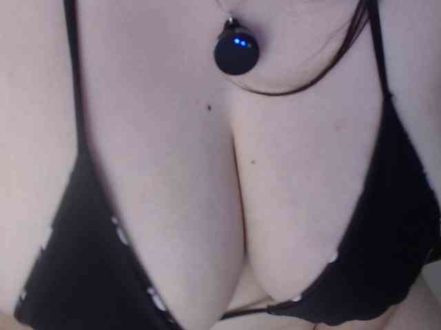 Modelo: trixxxye