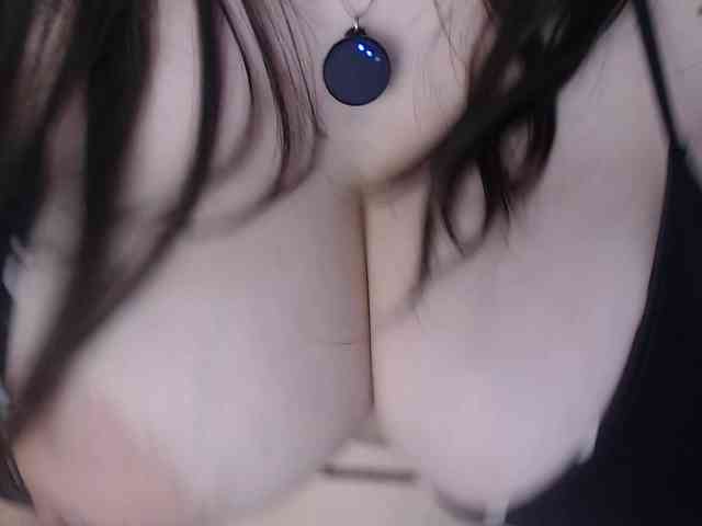 Model: trixxxye