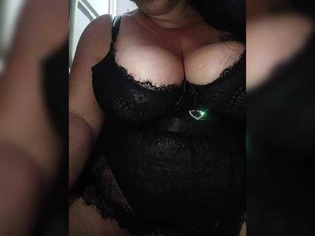 Xo4y2sexa live cam on BongaCams