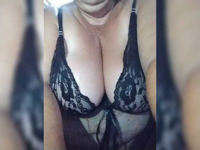 Xo4y2sexa live cam on BongaCams
