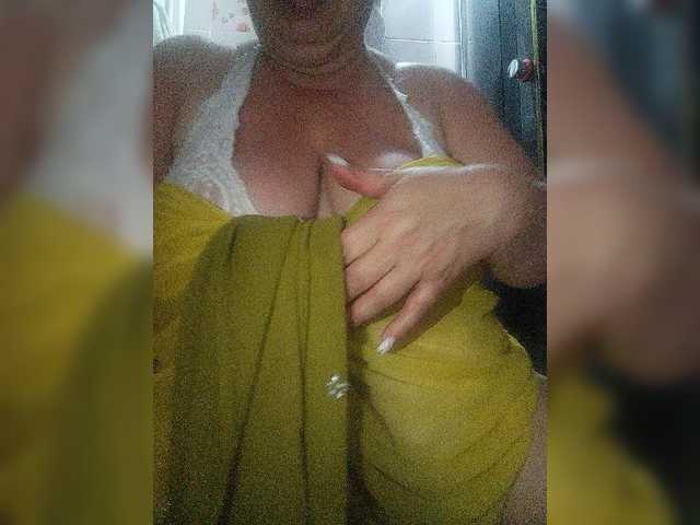 Xo4y2sexa live cam on BongaCams