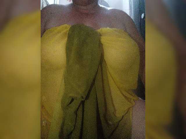 Xo4y2sexa live cam on BongaCams