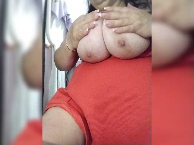 Xo4y2sexa live cam on BongaCams