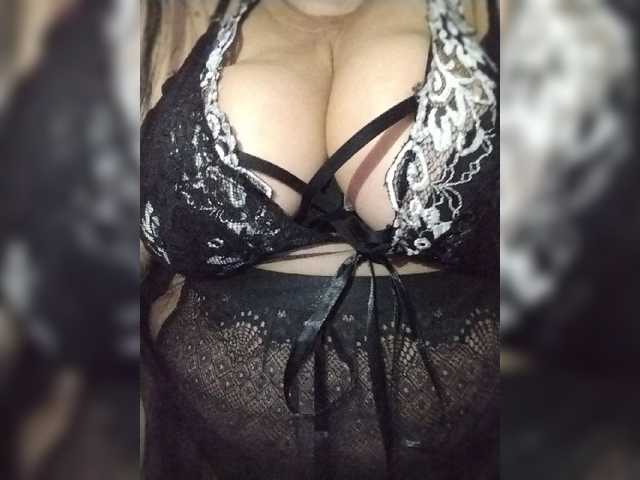 Xo4y2sexa live cam on BongaCams