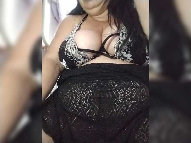 Xo4y2sexa live cam on BongaCams