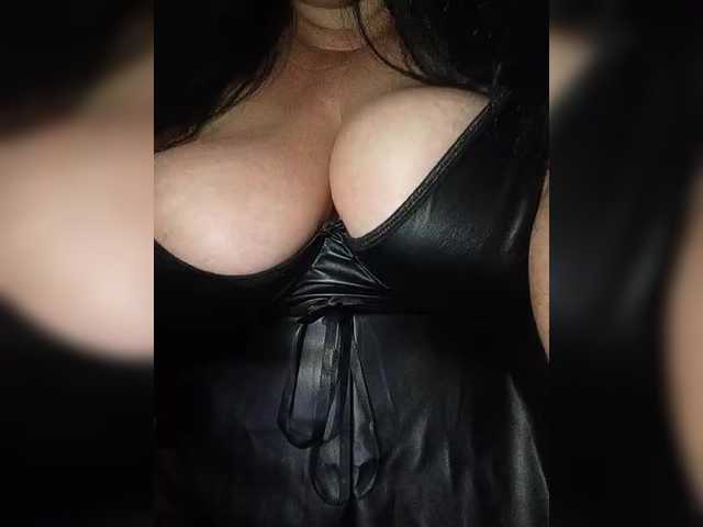 Xo4y2sexa's BongaCams show and profile