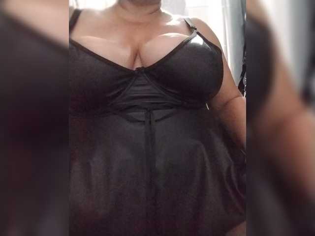 SeXy-Xo4y-SeXa live webcam show