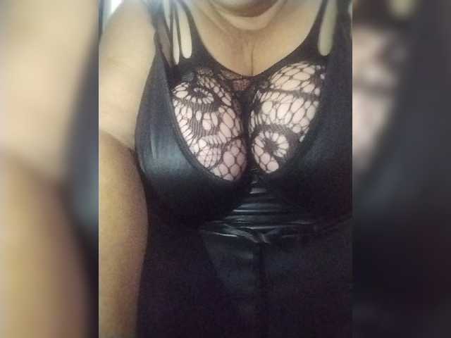 Xo4y2sexa live cam on BongaCams