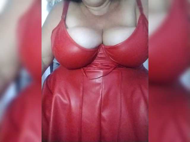 le modèle SeXy-Xo4y-SeXa est en webcam porno dans un show sur le site bongacams, il possède les tags suivants: White/Caucasian,Brunette,Hairy