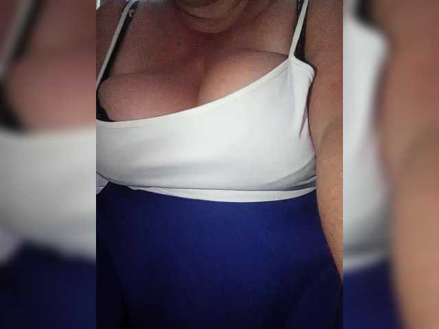 Xo4y2sexa live cam on BongaCams