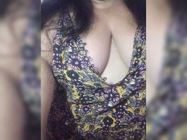 le modèle SeXy-Xo4y-SeXa est en webcam porno dans un show sur le site bongacams, il possède les tags suivants: White/Caucasian,Brunette,Hairy