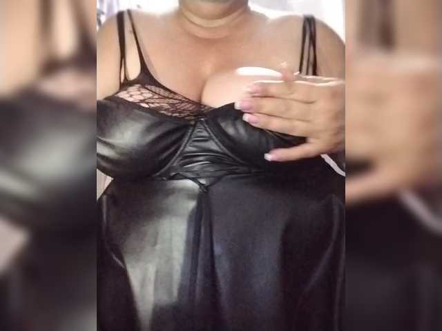 xo4y2sexa cam belle