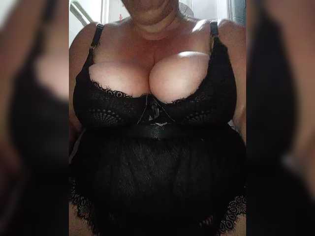 Xo4y2sexa live cam on BongaCams