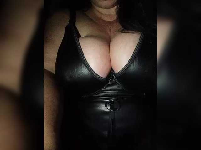 Xo4y2sexa's BongaCams show and profile