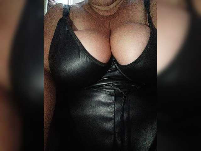 Xo4y2sexa live cam on BongaCams